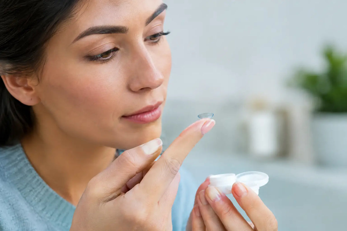 How to Inspect Contact Lenses Before You Wear Them